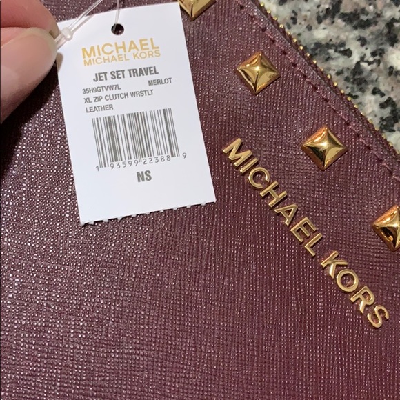 Michael Kors Wristlet. NWT. - Picture 2 of 8
